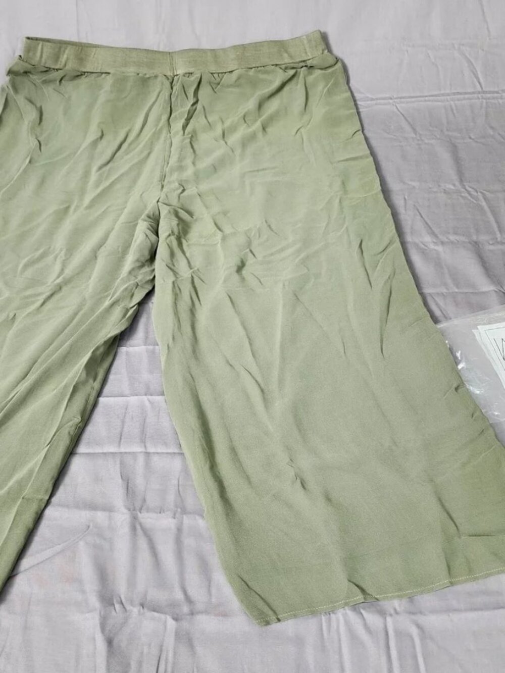 Wynne Layers Womens Plus 1X Sage Green Wide Leg Cropped Pants Pull On Stretch